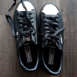 Puma shoes size 9 leather